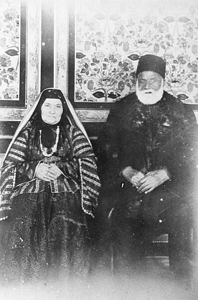 File:Teymur bey Ashurbeyli and his wife.jpg