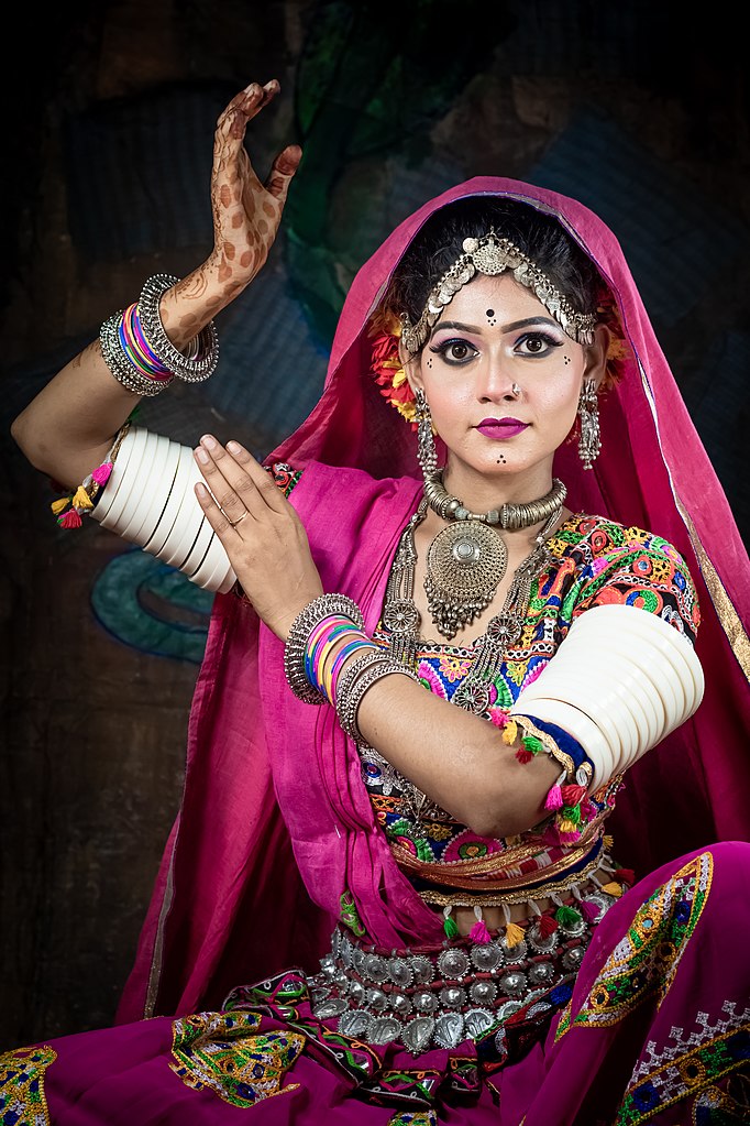 Rajasthani-Famous-Pose-With | AMG Rajasthani Folk Dance and Rajasthani  Music Group