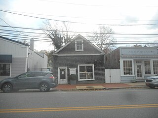 Oyster Bay Guardian Historic site in Endo Blvd, Garden City