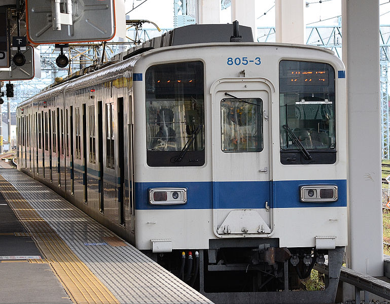 File:Tobu railway 800kei.JPG