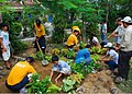 Hải quân Hoa Kỳ, khi viếng thăm Đà Nẵng năm 2010, đã cùng làm việc cho một dự án xây dựng Trại trẻ mồ côi