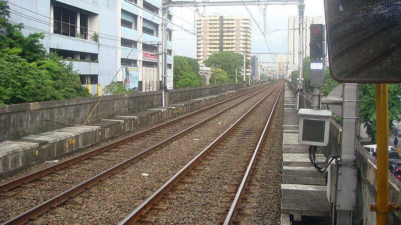 File:United Nations LRT Station in Ermita, Manila2.jpg