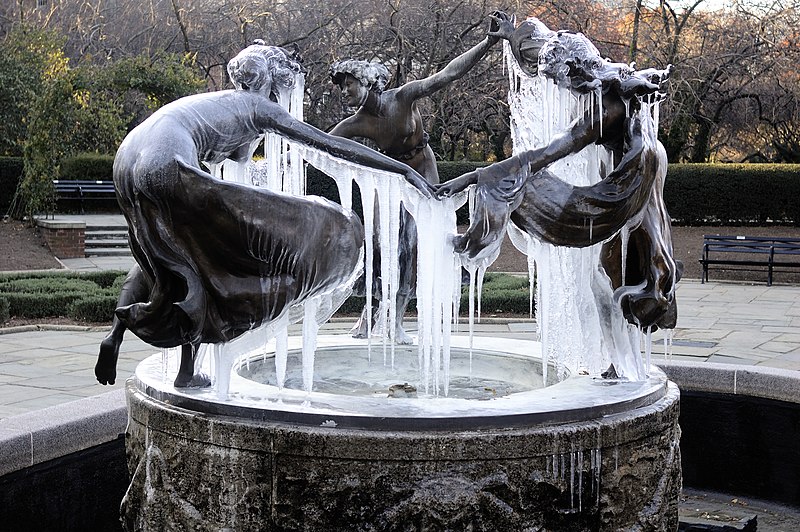 File:Untermeyer fountain1-Walter Schott.jpg