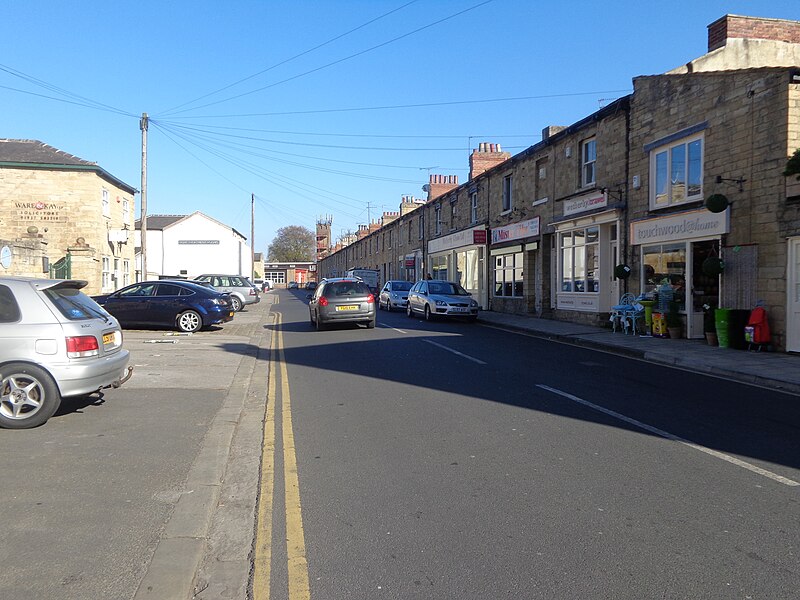 File:Victoria Street, Wetherby (18th April 2014).JPG