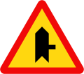 207b: Road intersection with priority