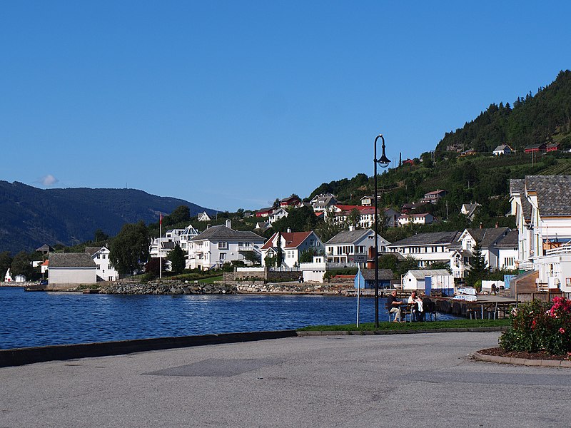 File:Village of Lofthus - 2013.08 - panoramio.jpg