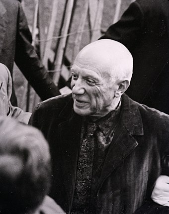 Picasso photographed in 1953 by Paolo Monti during an exhibition at Palazzo Reale in Milan (Fondo Paolo Monti, BEIC)