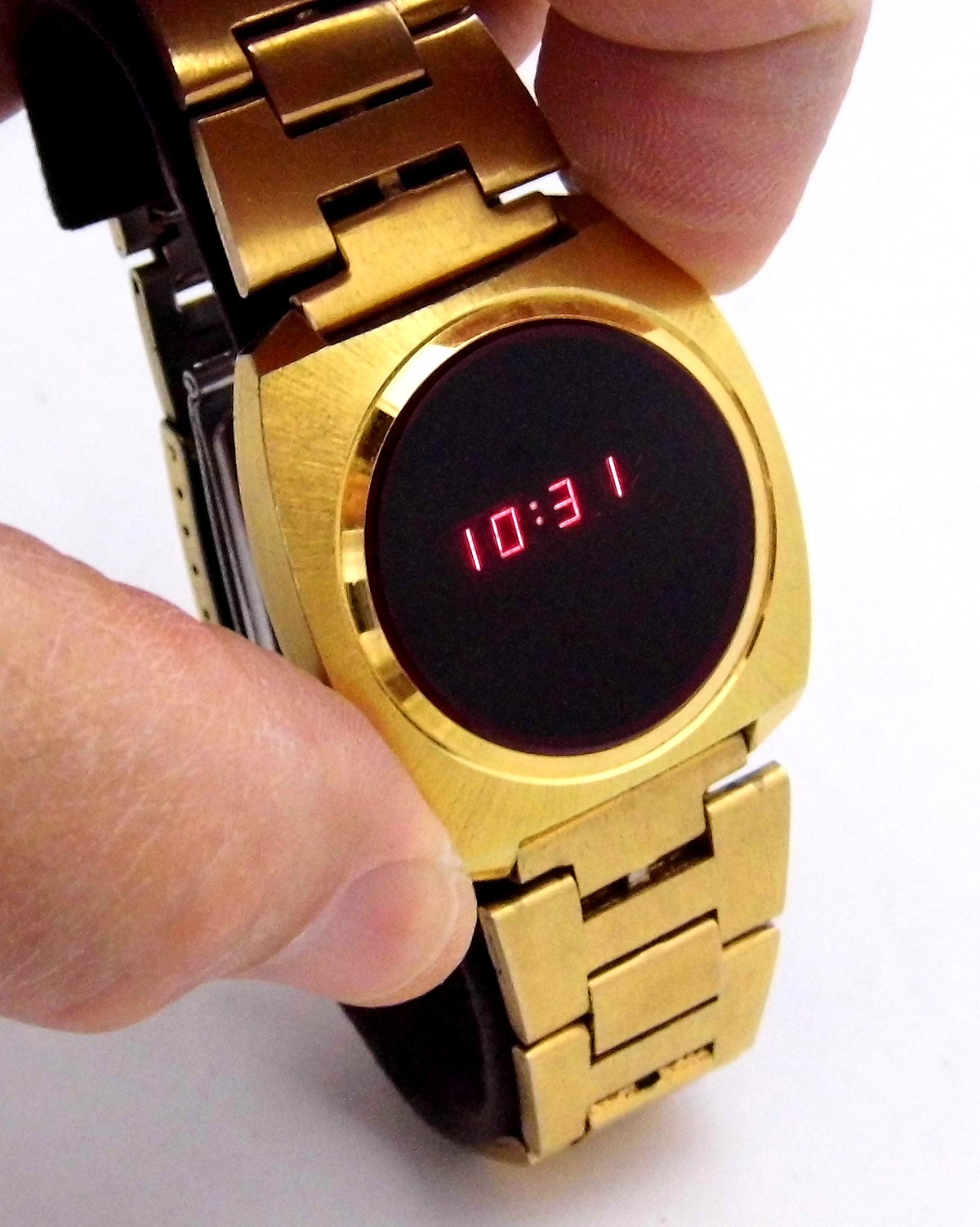 Mercury analogue watch with liquid metal time telling | Tokyoflash Japan