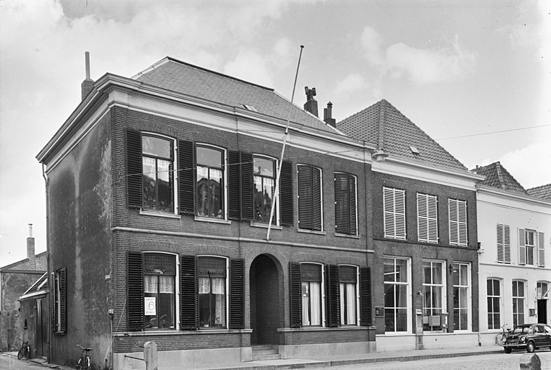 File:Voorgevel - Zaltbommel - 20220334 - RCE.jpg