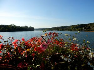 Vue Lac Kir en septembre 2014.jpg