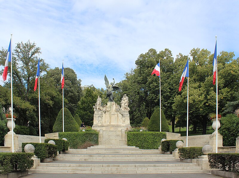 File:War memorial, Béziers.jpg