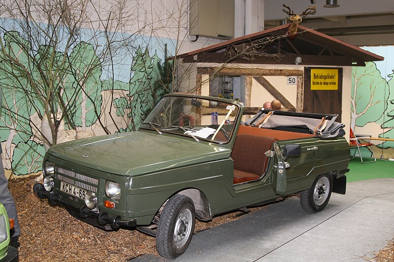 File:Wartburg 400 (Kübelwagen auf Basis des Wartburg 353).jpg