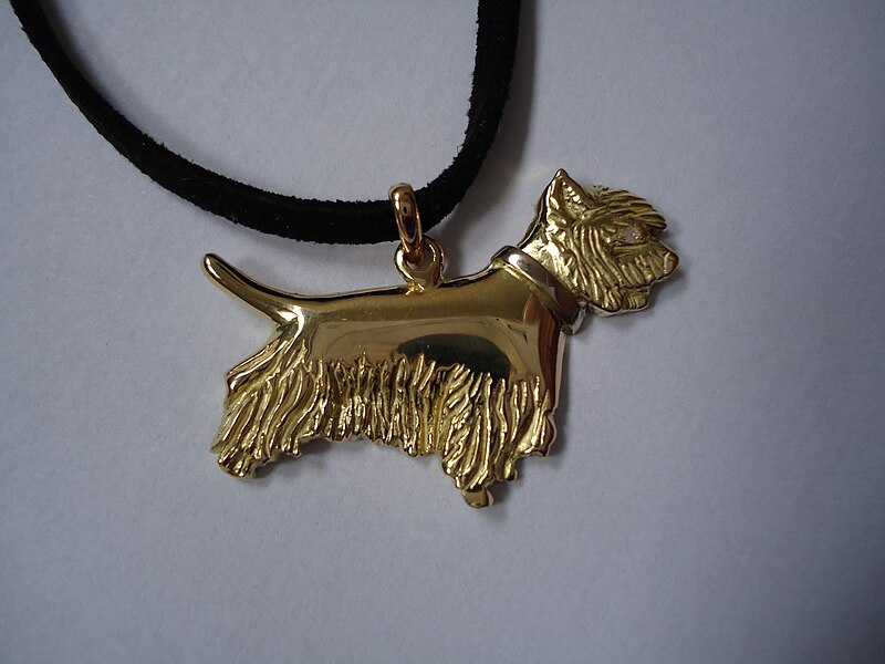 File:Westie terrier gold pendant..jpg