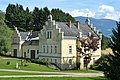 English: Estate building of castle Weissenau Deutsch: Wirtschaftsgebäude von Schloss Weißenau