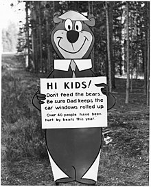 Description de l'image Yogi Bear with "don't feed the bears" message - NARA - 286013.jpg.