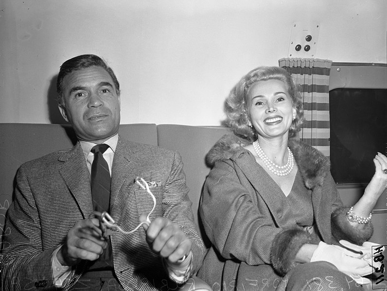 File:Zsa Zsa Gabor with playboy Porfirio Rubirosa Ariza, circa 1954.jpg