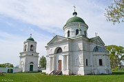 Дзвіниця та церква в Петрівському.jpg