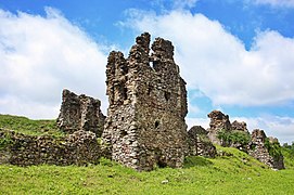 Les ruines du château Ugocsa classé[4],