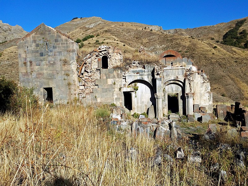 File:Արատես վանք 39.jpg