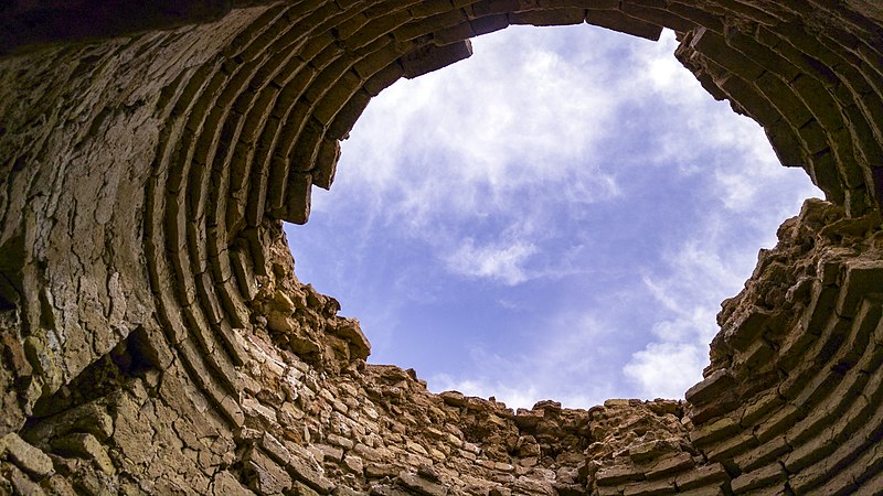 File:کاروانسرای خشتی گچی دیر گچین، بزرگترین کاروانسرای خشتی گچی ایران (کاروان سرای ساسانی) ویکی دوستدار یادمان 2018 07.jpg