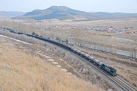 大山嘴隧道上行火车 Train cross Dashanzui tunel - panoramio.jpg