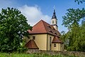 Kirche, Leichenhalle, Kriegerdenkmal für Gefallene des Ersten Weltkrieges und Gedenktafel für die Gefallenen des Zweiten Weltkrieges, Kirchhofsmauer, VDN-Gedenkstein und Stein für ein aus Frankreich stammendes Opfer des Zweiten Weltkrieges sowie verschiedene historische Grabmale (Einzeldenkmale der Sachgesamtheit 09304843)