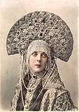 Prințesa Ollga K. Orlova în costum de bal mascat, 1903. Fotografie realizată de Elena Mrozovskaia.
