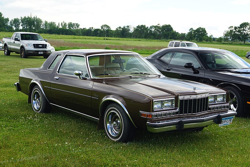 File:1980 Dodge Diplomat (27490007975).jpg