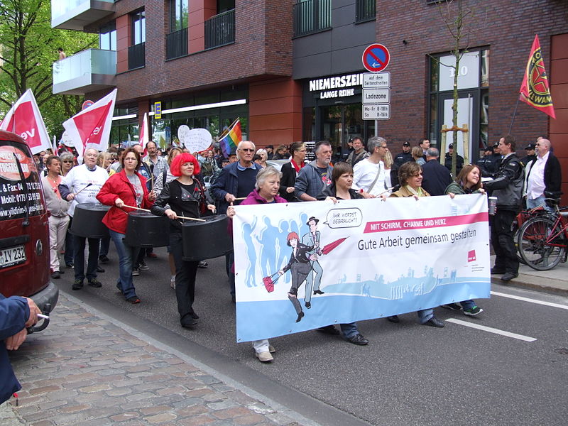 File:1 - Hamburg 1. Mai 2014 01.JPG