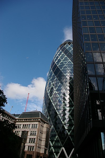 File:30 St Mary Axe from the site of The Pinnacle.JPG