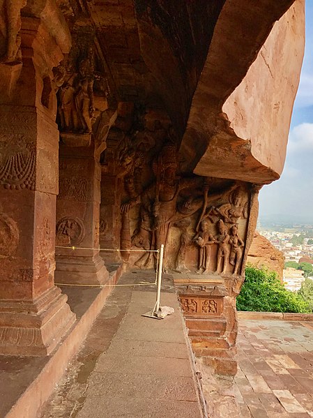 File:6th century front reliefs Trivikrama in Cave 3, Badami Hindu cave temple Karnataka.jpg