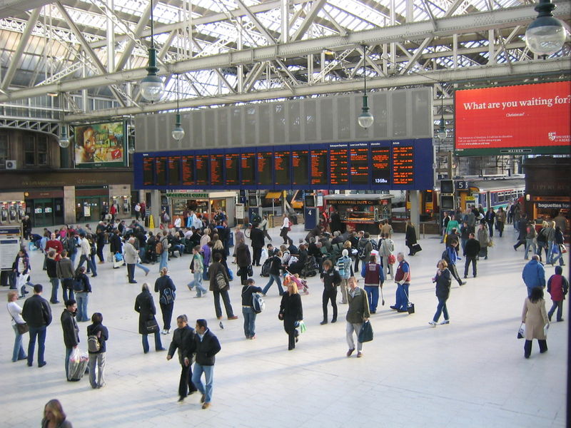 File:AM Glasgow Central.JPG