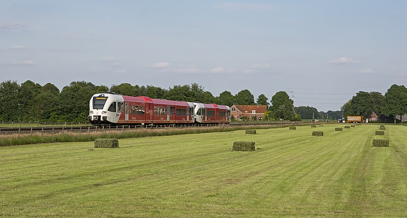 File:Aalten Arriva Spurt 369-259 als trein 30970 naar Arnhem Centraal (26977600034).jpg