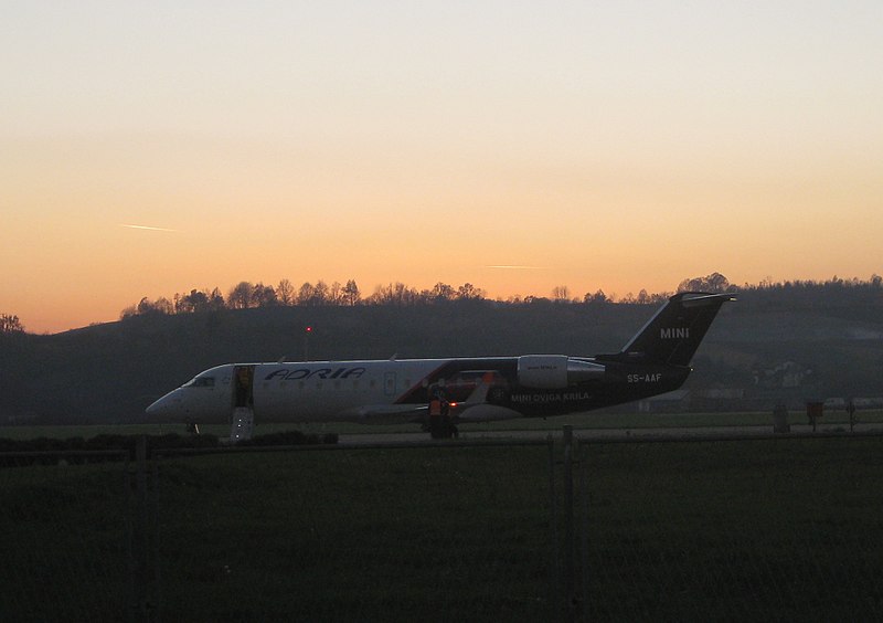 File:Adria Airways - Banja Luka airport - Nov-10 v1.JPG
