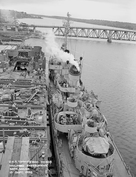 File:Aft view of USS Timmerman (EDD-828) on 15 September 1952.jpg