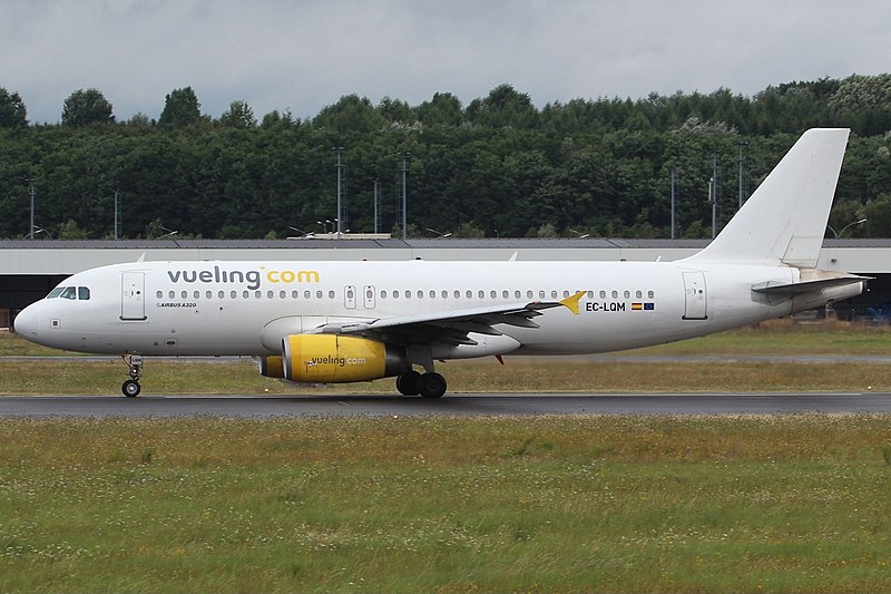 File:Airbus A320-232 Vueling EC-LQM, LUX Luxembourg (Findel), Luxembourg PP1376827900.jpg