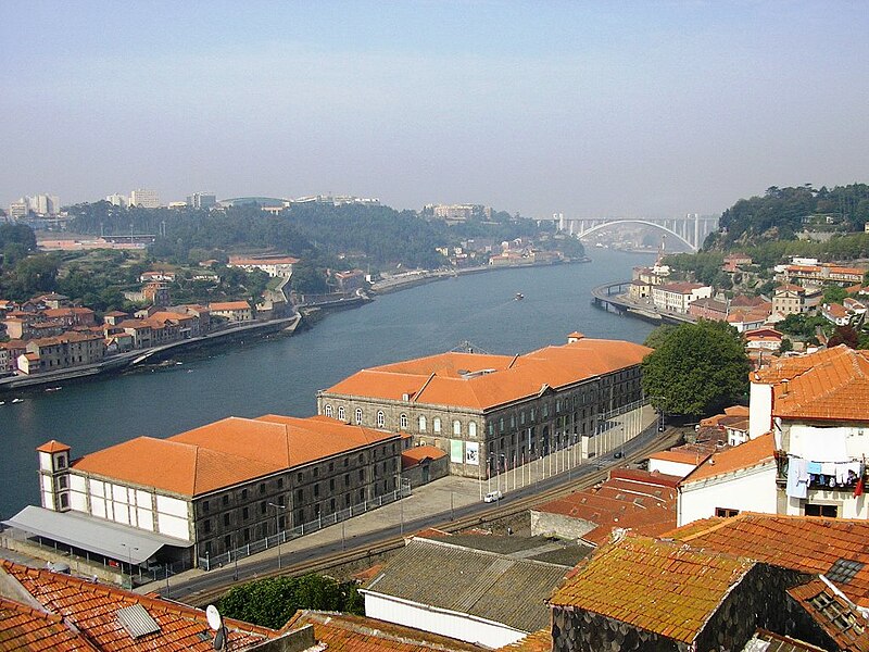 File:Alfandega (Porto).JPG