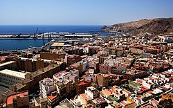 Almería y puerto.jpg