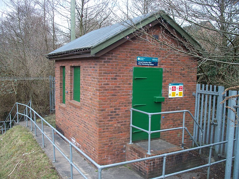 File:Alongside the river (3) - geograph.org.uk - 1816300.jpg