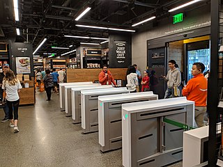 Wnętrze sklepu Amazon Go (Seattle)
