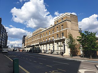 <span class="mw-page-title-main">Anchor Terrace</span> Grade II listed building in Southwark