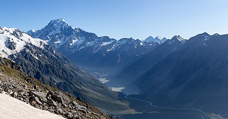 from track to Mueller Hut