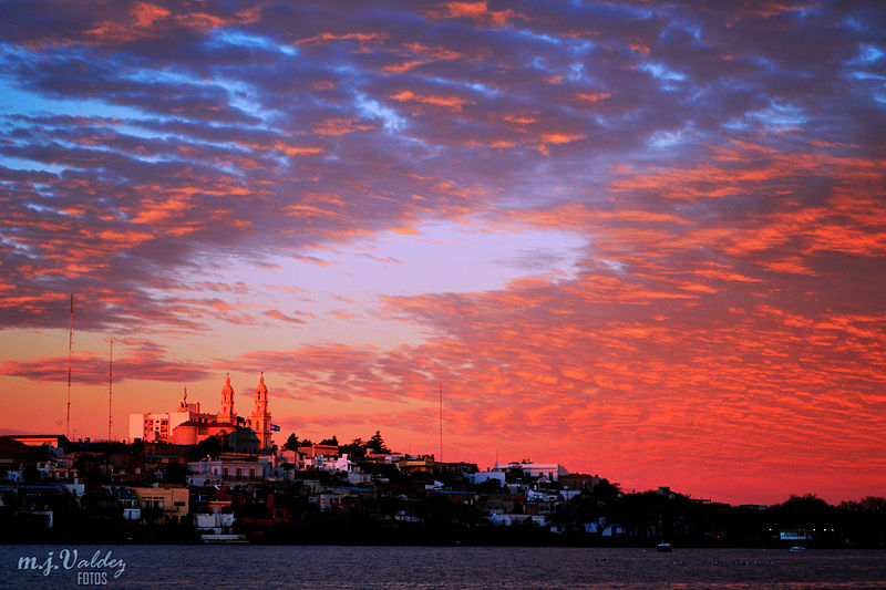 File:Atardecer rosa.jpg