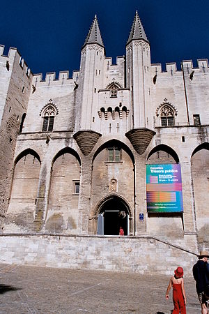 Avignon-palais-des-papes.jpg