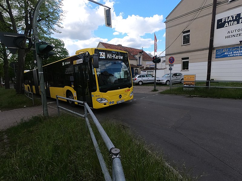 File:BVG Bus 350 Berlin-Karow 02.jpg