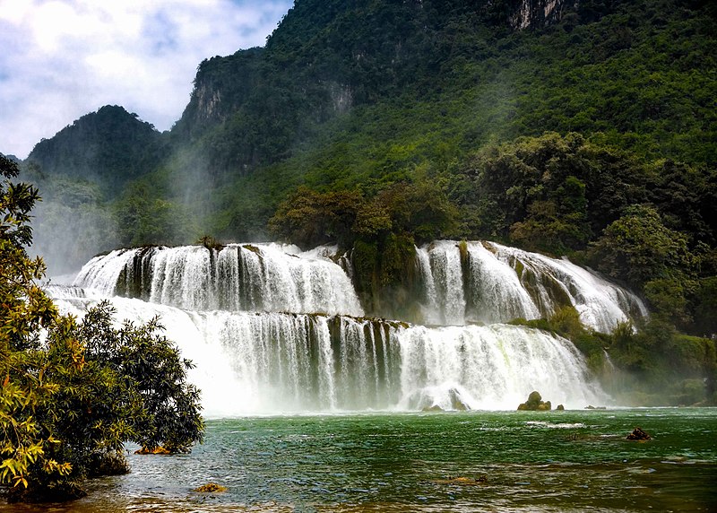 File:Ban Gioc Falls (40783211963).jpg