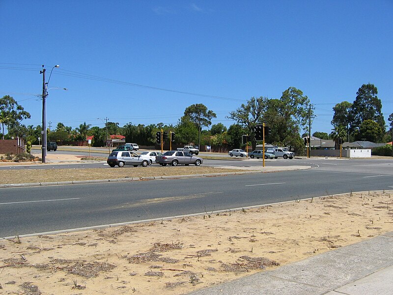 File:Beach Road and Erindale Road.jpg