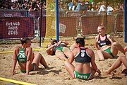 Deutsch: Beachhandball bei den Olympischen Jugendspielen 2018 in Buenos Aires; Tag 7, 13. Oktober 2018; Mädchen, Spiel um Platz Drei – Ungarn-Niederlande 2:0 English: Beach handball at the 2018 Summer Youth Olympics in Buenos Aires at 13 October 2018 – Girls Bronze Medal Match – Hungary-Netherlands 2:0 Español: Handball de playa en los Juegos Olimpicos de la Juventud Buenos Aires 2018 en 13 de octubre de 2018 – Partido por la medalla de bronce femenino - Hungría-Países Bajos 2:0