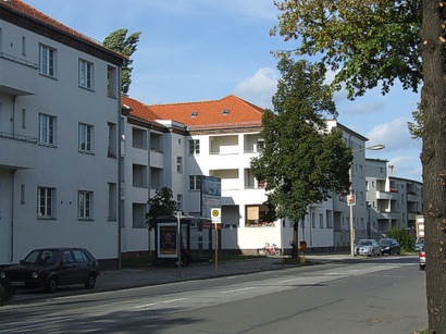 So kommt man zu dem Glienicker Weg mit den Öffentlichen - Mehr zum Ort Hier