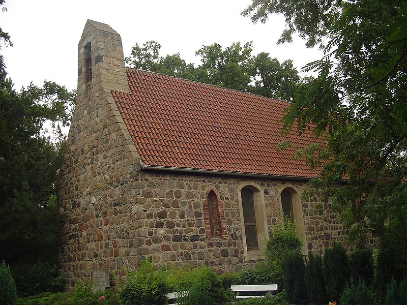 File:Berlin Dorfkirche Giesensdorf.jpg